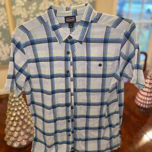 Patagonia Button Down Shirt | Size Medium